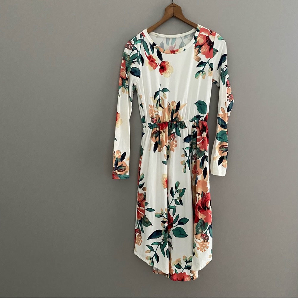 Size Small Reb & J White Floral Dress